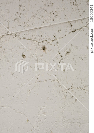 white cement cracked 18003341