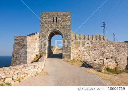 Medieval fortress on Cape Kaliakra, Bulgaria Medieval fortress on Cape Kaliakra, Bulgaria 18006739