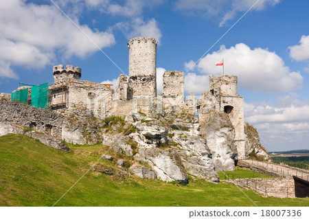 Ogrodzieniec Castle, Poland. 18007336