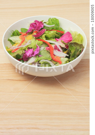 A salad A salad 18009005