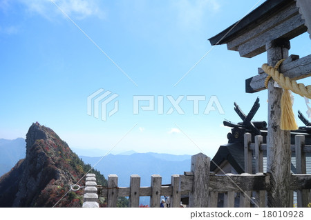 Ishigami Shrine Torii和Ishigayama Tenguake 18010928