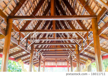 wooden roof structure 18011711