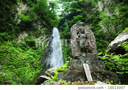 Fresh green rain fall and Fudo monster Fresh green rain fall and Fudo monster 18013007