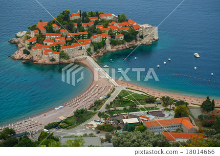 Sveti Stefan island in Budva, Montenegro 18014666
