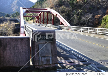 Hadano Kiyokawa線的Kakadagawa橋 Hadano Kiyokawa線的Kakadagawa橋 18014782