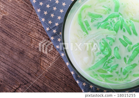 Thai food, Lod Chong dessert coconut milk on wood 18015255