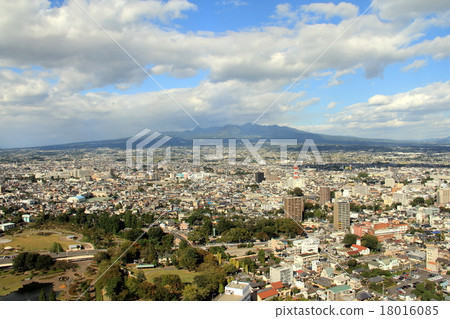 Akagi mountain and Maebashi city landscape 18016085