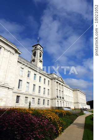 University University 18021052