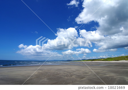 Quiet beach of Fukihama 18021669