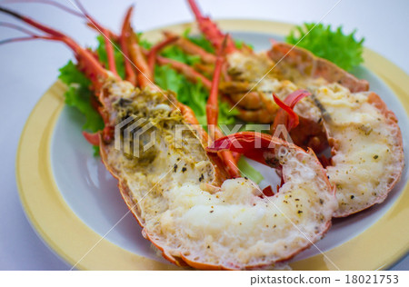 Grilled Ise shrimp with white sauce 18021753