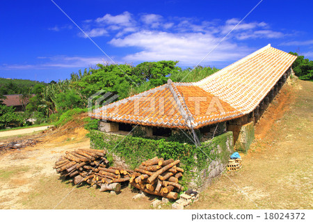 September Yomitan Village, Yomitan-yaki, climbing kiln, Okinawa 18024372