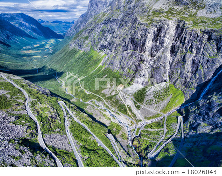 Trollstigen road Trollstigen road 18026043