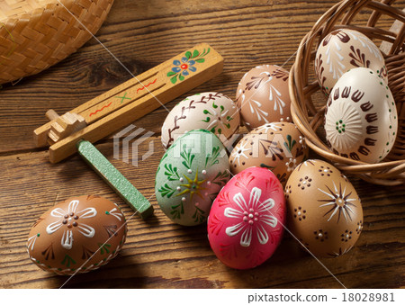 Easter eggs 18028981