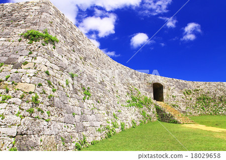September Arch gate and castle wall of Okinawa Zamaki Castle 18029658