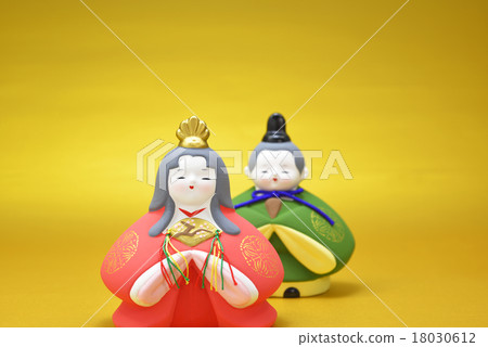Figurines of hina dolls 18030612