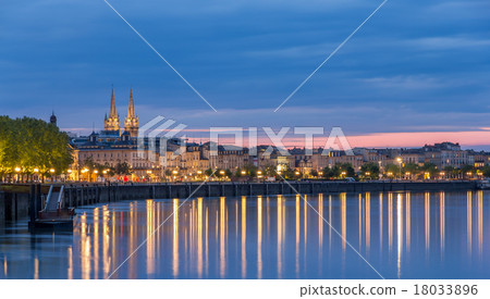 View on Bordeaux in the evening - France View on Bordeaux in the evening - France 18033896