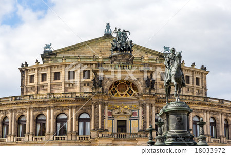 King Johann I Mounument and Semperoper in Dresden 18033972