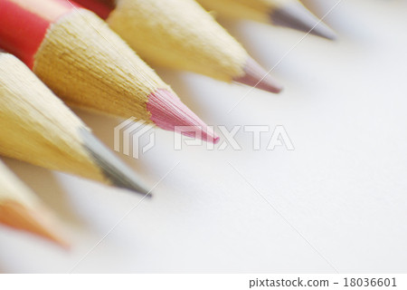 Macro photograph of the tip of a colored pencil 18036601