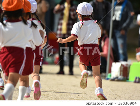 Children running at an athletic meet 18036904