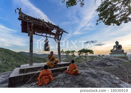 Young novice monks learning 18036919