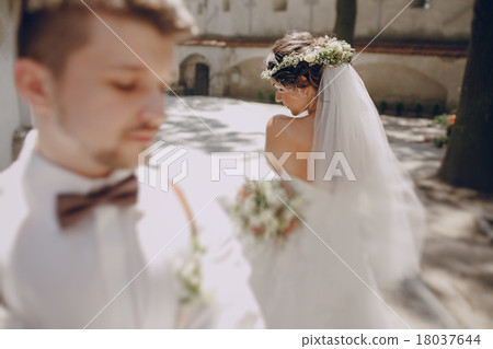 wedding couple wedding couple 18037644