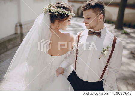 wedding couple wedding couple 18037645