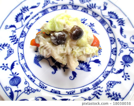 Salmon with white sauce Salmon with white sauce 18038038