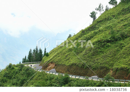 road in Vietnam 18038736