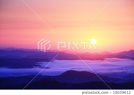 日出和雲海7744 日出和雲海7744 18039612