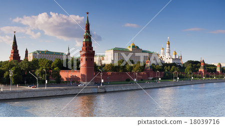 Moscow Kremlin Palace and Moskva river 18039716