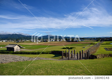 Northeast Summer Ancient Roman ruins 18040148
