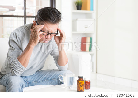 Mature man headache Mature man headache 18041505