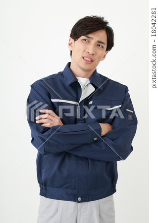 Young building workers suffering 18042281