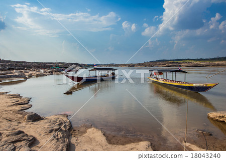 Boat at Sam Phan Bok in Thailand Boat at Sam Phan Bok in Thailand 18043240