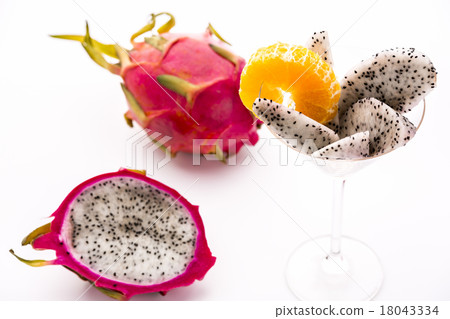 Vibrant purple fruit with white pulp - Pitaya. 18043334
