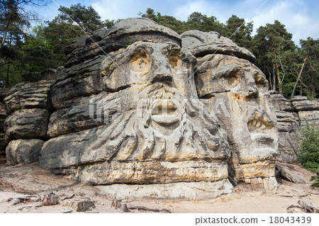 Heads of Devils 18043439