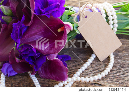 Calla lilly and eustoma flowers 18043454