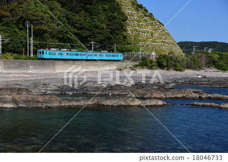 105系列普通的Kinbuden線Kiiidahara - Gakuza 105系列普通的Kinbuden線Kiiidahara - Gakuza 18046733