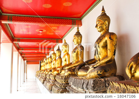 Buddha in Wat Pho Temple Buddha in Wat Pho Temple 18047106