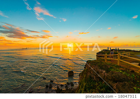 沖繩,日出,朝霞,海,景觀 沖繩,日出,朝霞,海,景觀 18047311