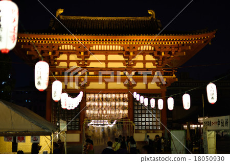 Bon dance of the back tray "Kikusu Maru" which is held every summer at Shitennoji Bon dance of the back tray "Kikusu Maru" which is held every summer at Shitennoji 18050930