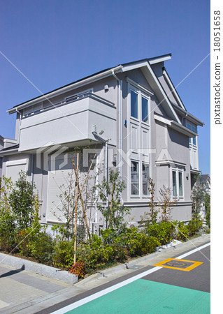 Newly-built detached house 18051658