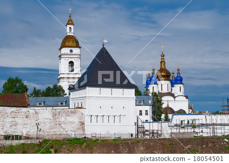 View onto Tobolsk Kremlin outside 18054501