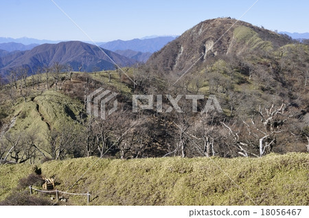 From Mt Noboromo Omuroyama and Hikigatake 18056467