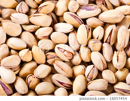pistachios 18057454