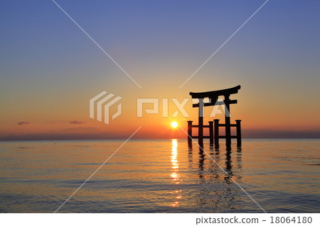 Dawn of Lake Biwa 18064180