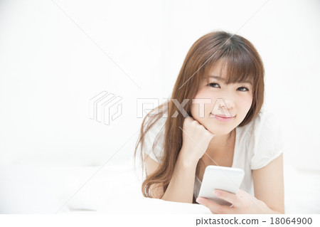 Smartphone (bed) in room wear Smartphone (bed) in room wear 18064900