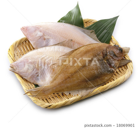 Three dried fish Three dried fish 18069901