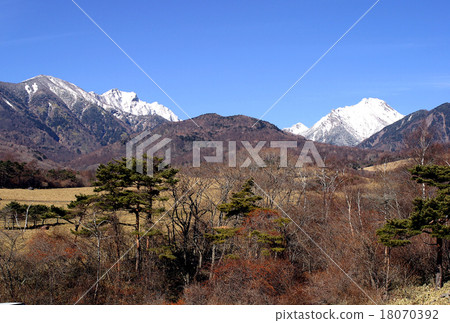 Autumn leaves Yatsugatake mountain 18070392