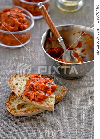 Relish of roasted bell peppers and eggplants  18070460